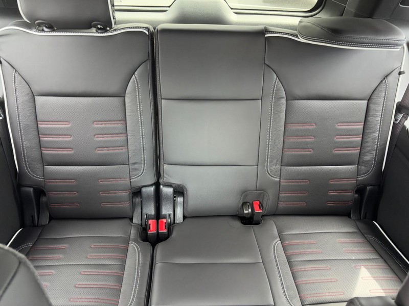 GMC Yukon Vehicle Image 07