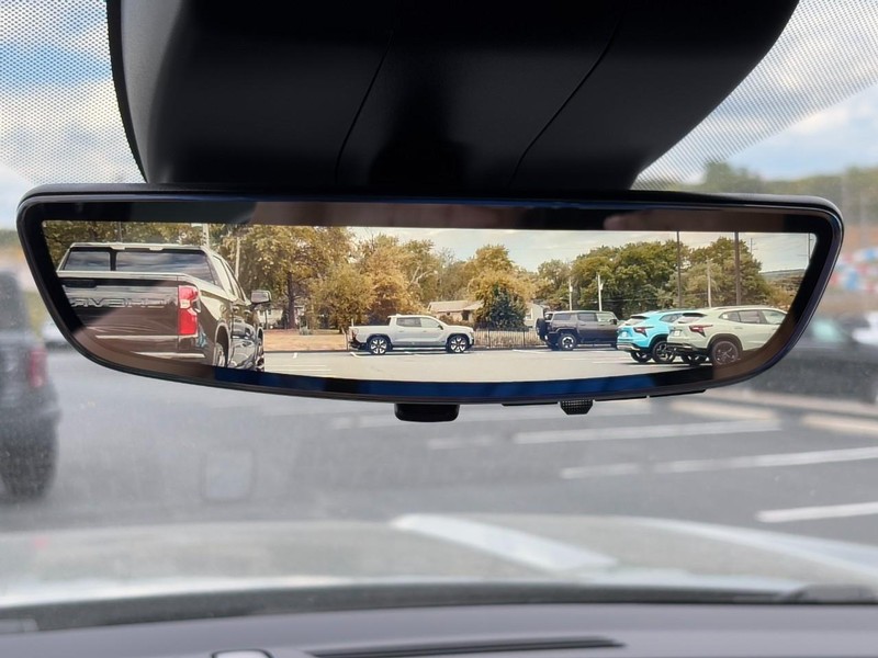 GMC Yukon Vehicle Image 20