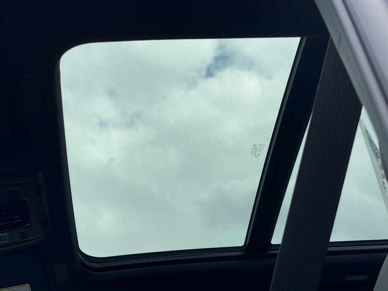 GMC Yukon Vehicle Image 24