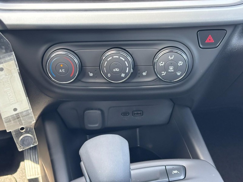 Chevrolet Trax Vehicle Image 11