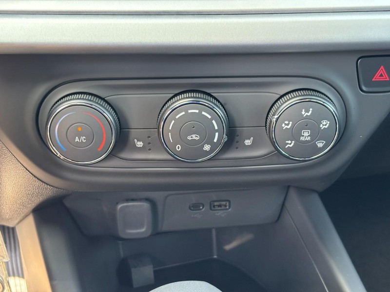 Chevrolet Trax Vehicle Image 19
