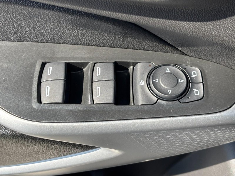 Chevrolet Trax Vehicle Image 20