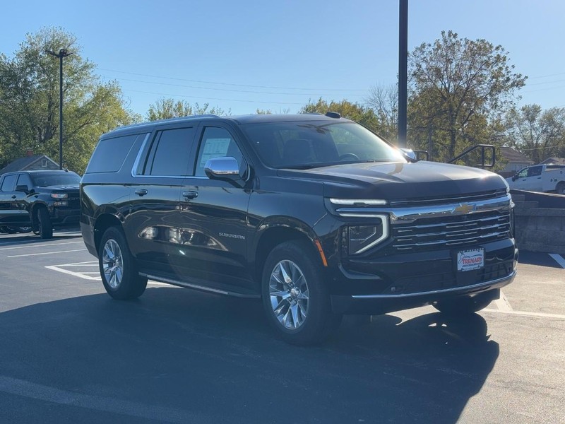 Chevrolet Suburban Vehicle Image 02