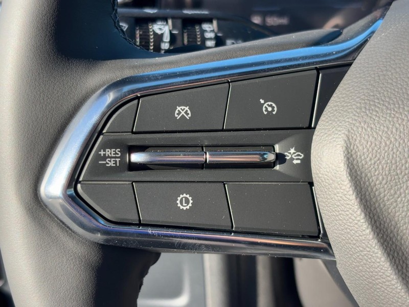 Chevrolet Suburban Vehicle Image 14