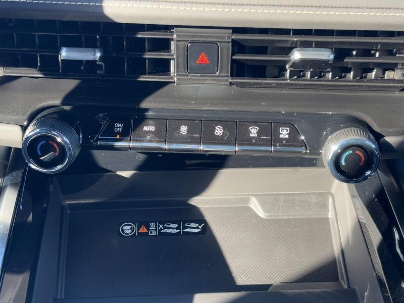 Chevrolet Tahoe Vehicle Image 11