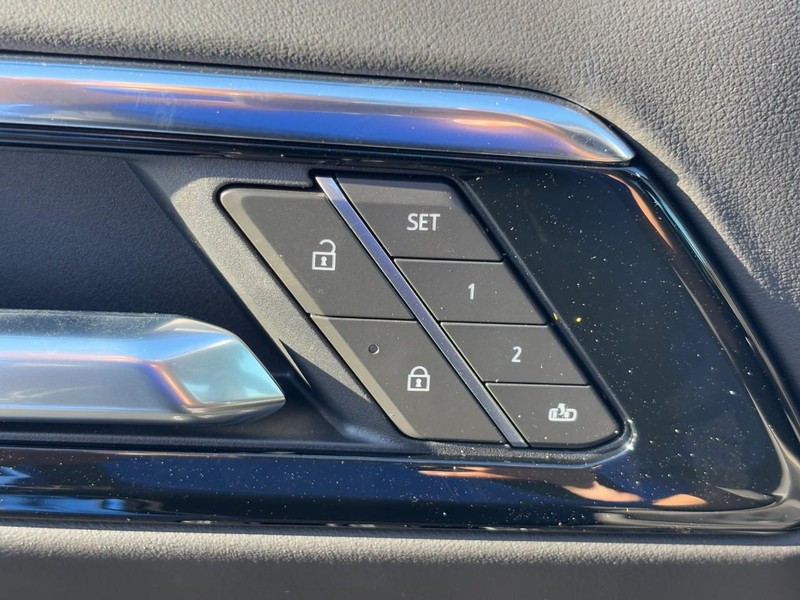 Chevrolet Tahoe Vehicle Image 21