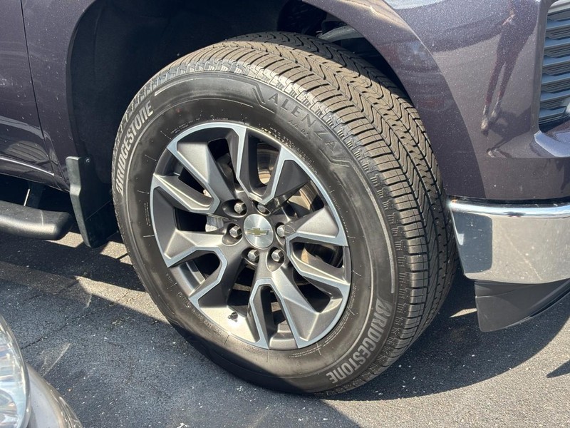 Chevrolet Silverado 1500 Vehicle Image 03