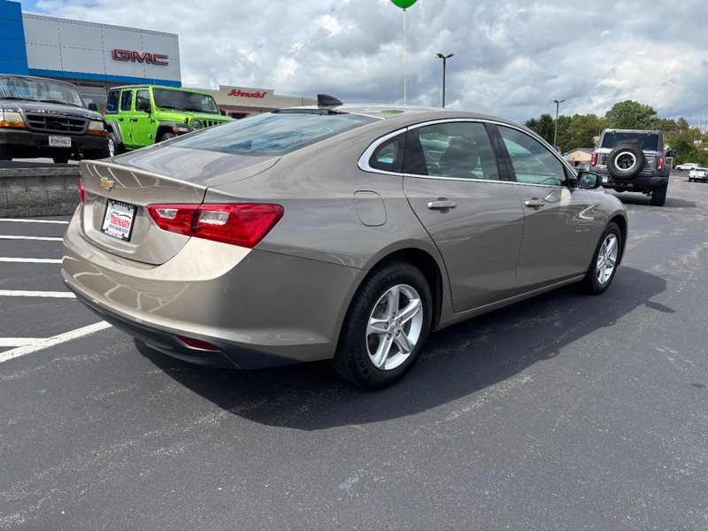 Chevrolet Malibu Vehicle Image 03