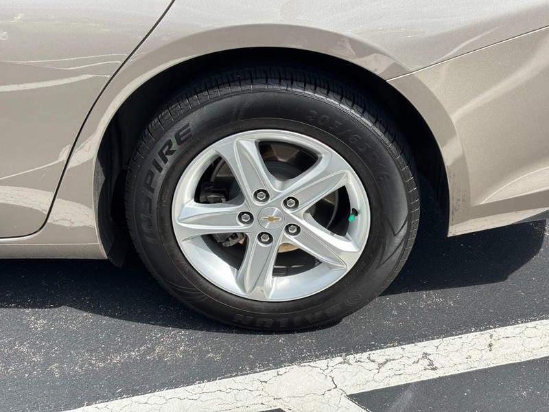 Chevrolet Malibu Vehicle Image 07