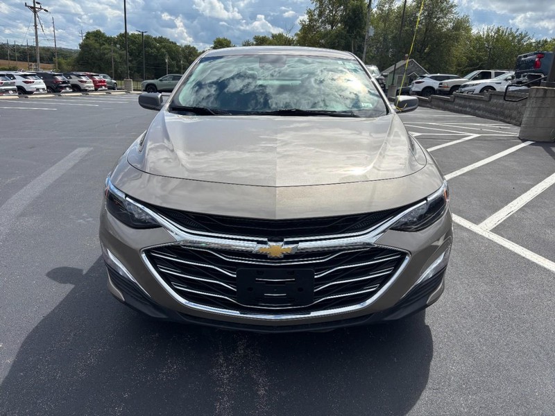 Chevrolet Malibu Vehicle Image 09