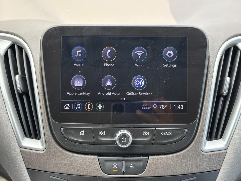 Chevrolet Malibu Vehicle Image 13