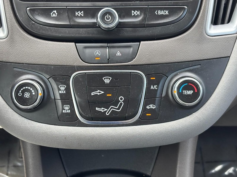 Chevrolet Malibu Vehicle Image 14