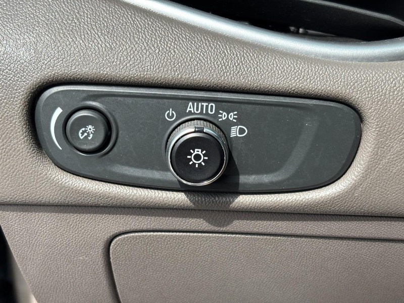 Chevrolet Malibu Vehicle Image 16