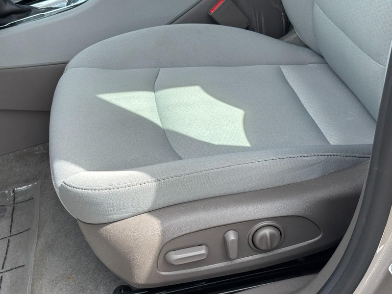 Chevrolet Malibu Vehicle Image 25