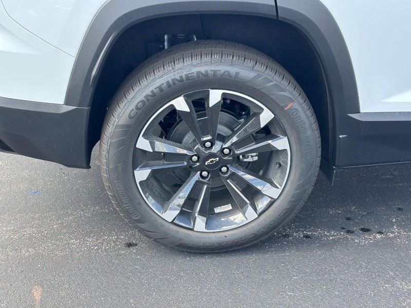 Chevrolet Equinox Vehicle Image 05