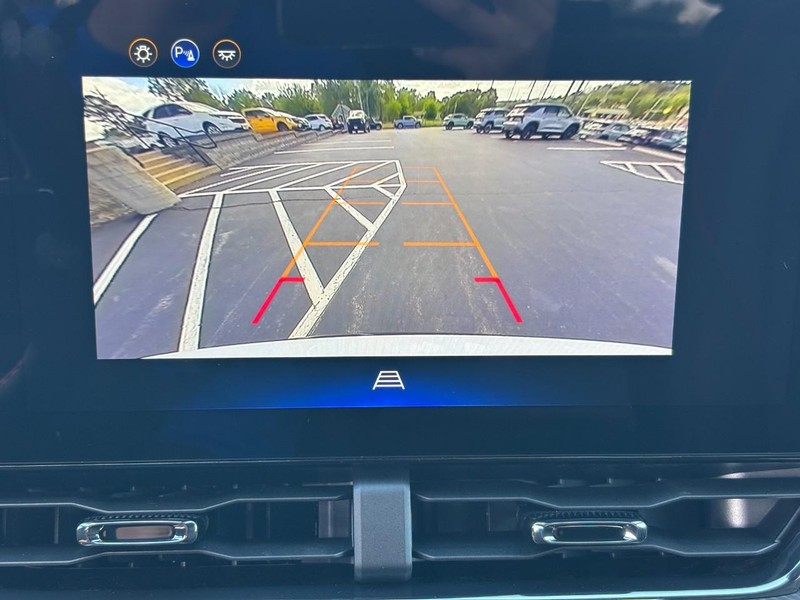 Chevrolet Equinox Vehicle Image 18