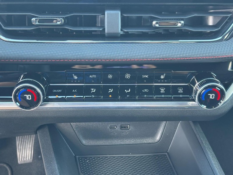 Chevrolet Equinox Vehicle Image 19