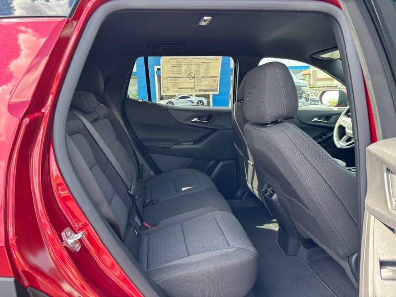 Chevrolet Equinox Vehicle Image 06