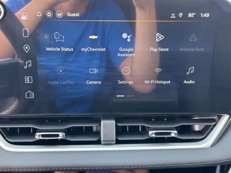 Chevrolet Equinox Vehicle Image 16