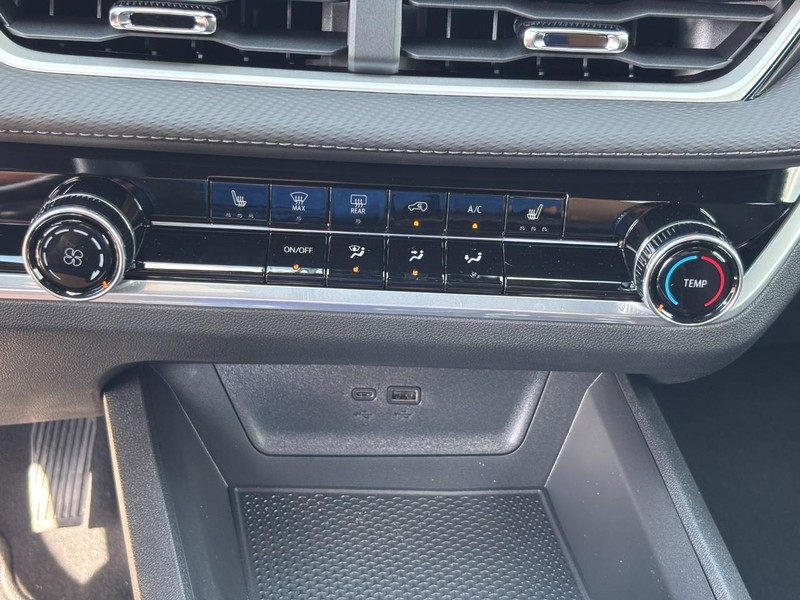 Chevrolet Equinox Vehicle Image 19