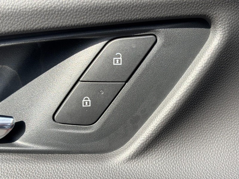 Chevrolet Equinox Vehicle Image 21