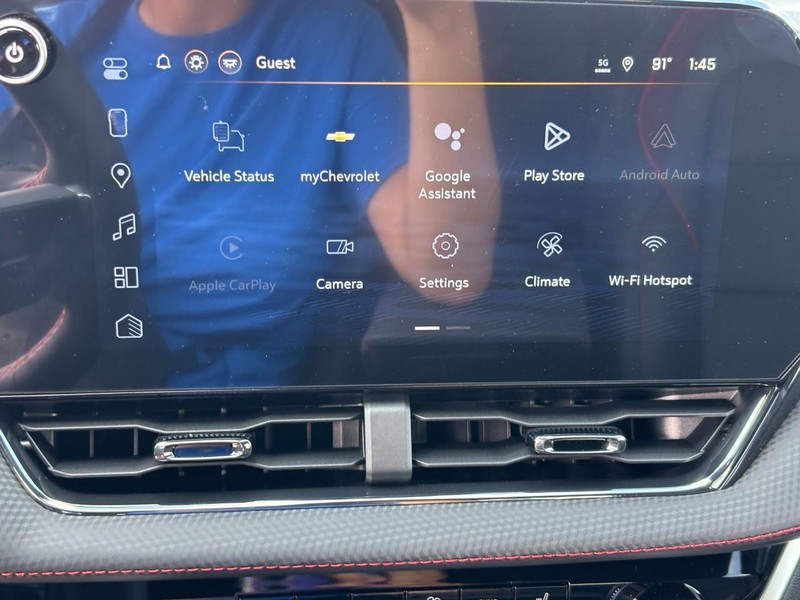 Chevrolet Equinox Vehicle Image 17