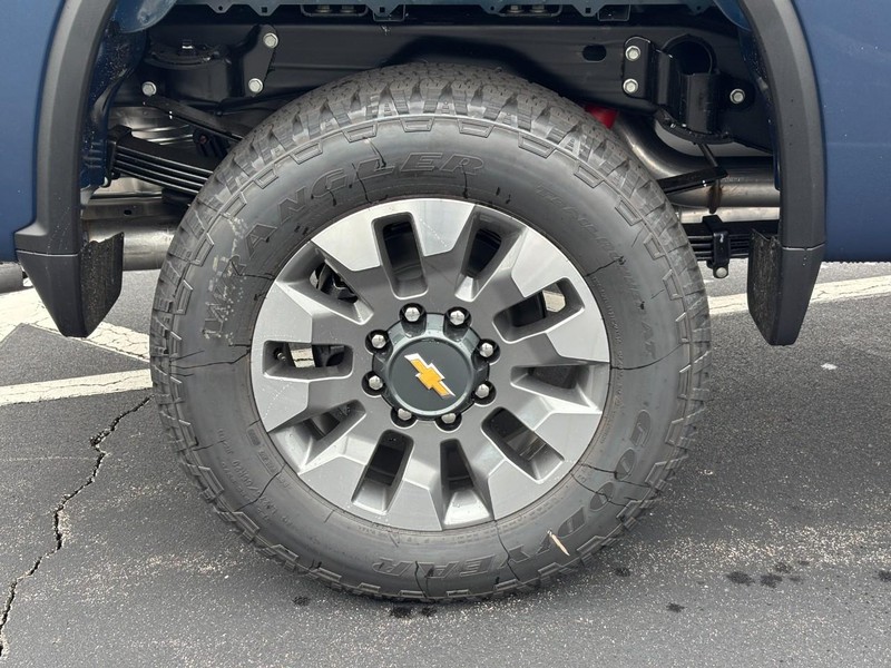 Chevrolet Silverado 3500HD Vehicle Image 05