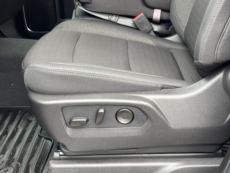 Chevrolet Silverado 3500HD Vehicle Image 22