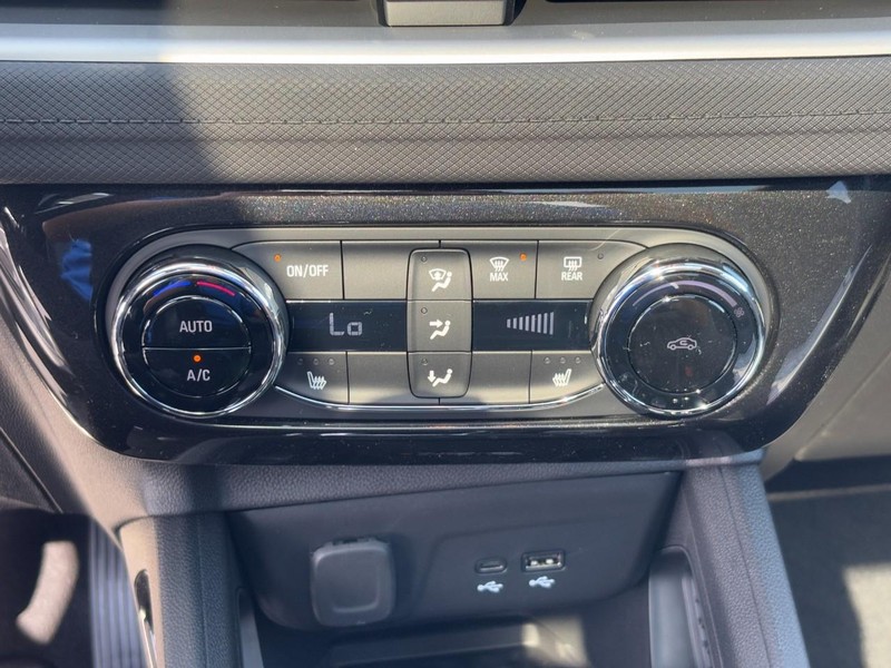 Chevrolet TrailBlazer Vehicle Image 18