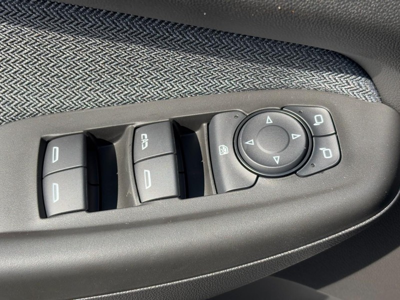 Chevrolet TrailBlazer Vehicle Image 19