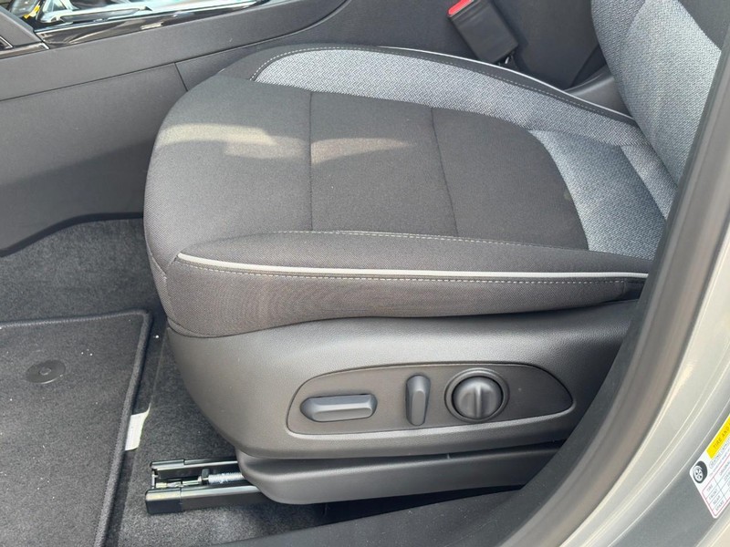 Chevrolet TrailBlazer Vehicle Image 21