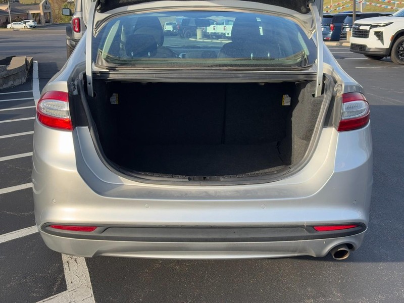 Ford Fusion Vehicle Image 04