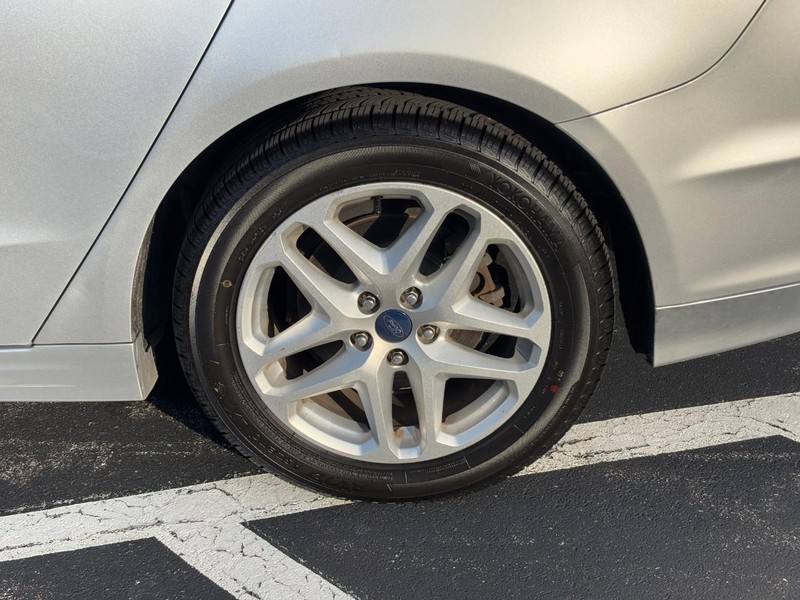 Ford Fusion Vehicle Image 07