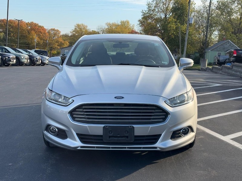 Ford Fusion Vehicle Image 09