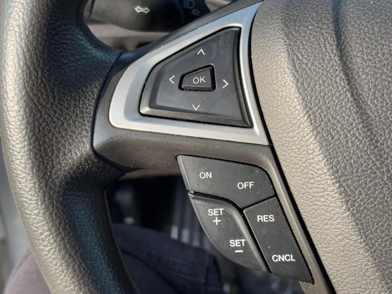 Ford Fusion Vehicle Image 17