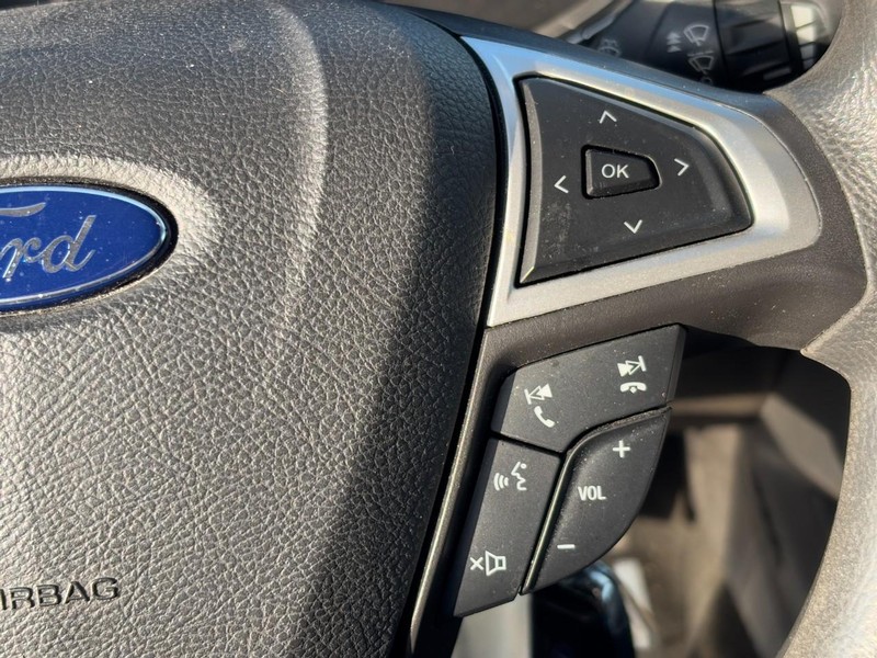 Ford Fusion Vehicle Image 18