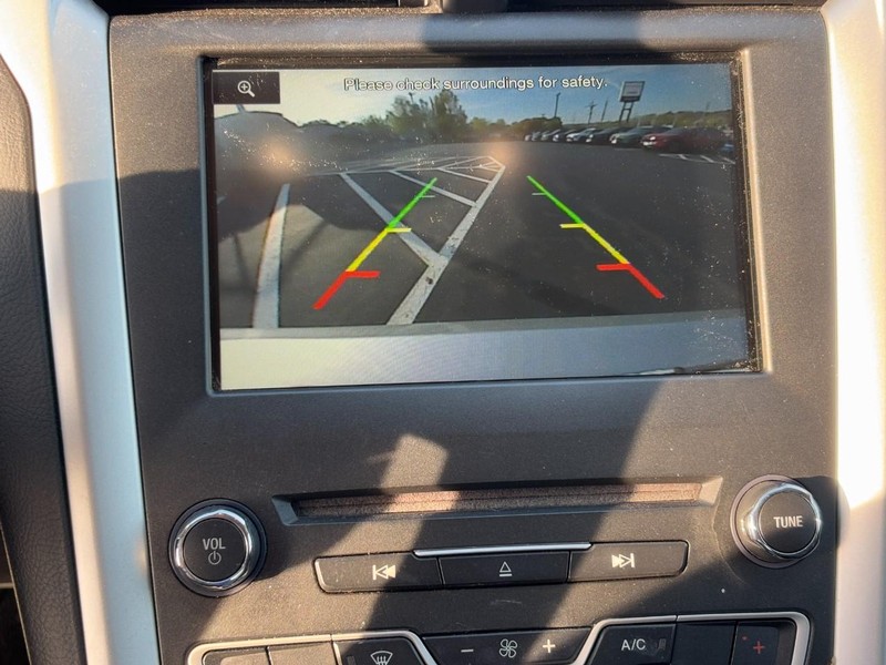 Ford Fusion Vehicle Image 21