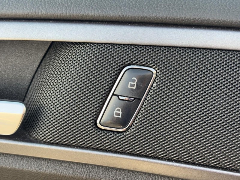 Ford Fusion Vehicle Image 24