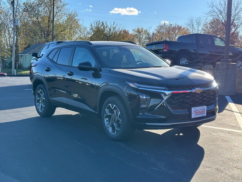 Chevrolet Trax Vehicle Image 02