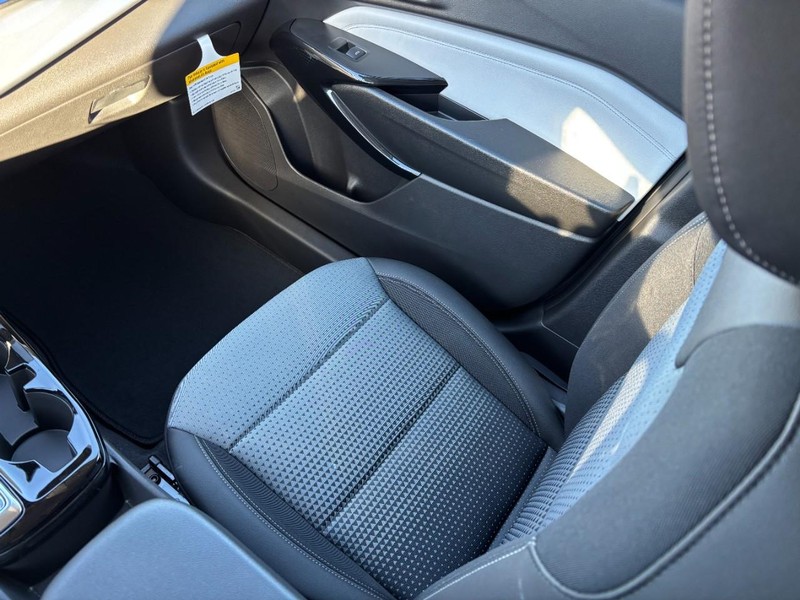 Chevrolet Trax Vehicle Image 11