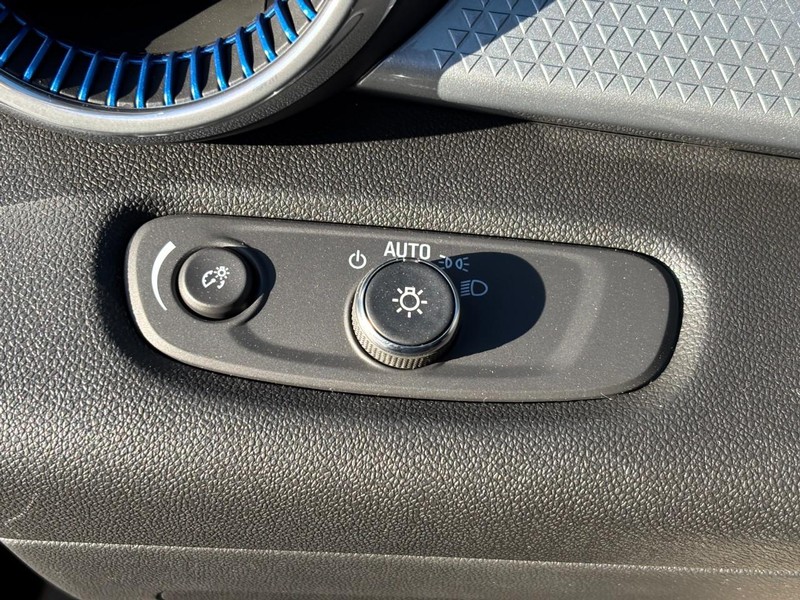 Chevrolet Trax Vehicle Image 12