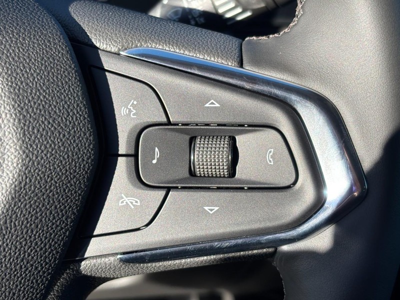 Chevrolet Trax Vehicle Image 14