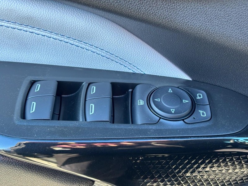 Chevrolet Trax Vehicle Image 19