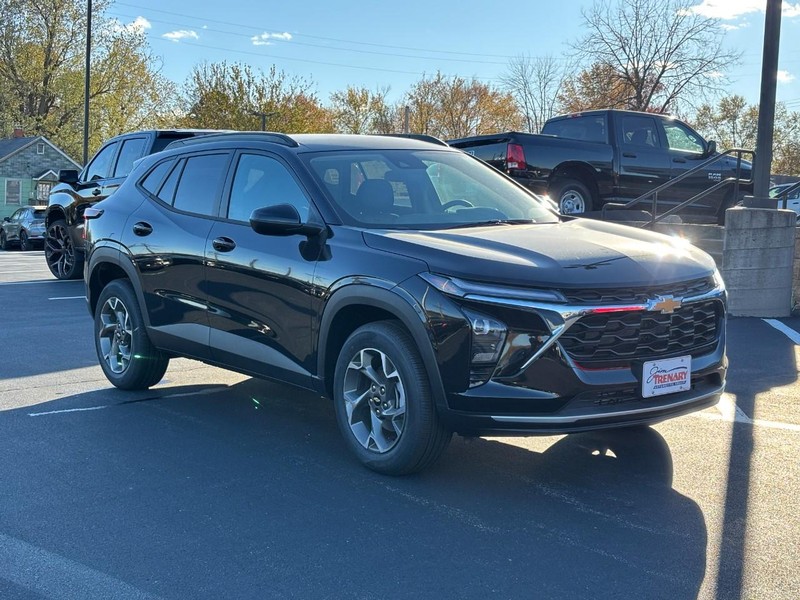 Chevrolet Trax Vehicle Image 02