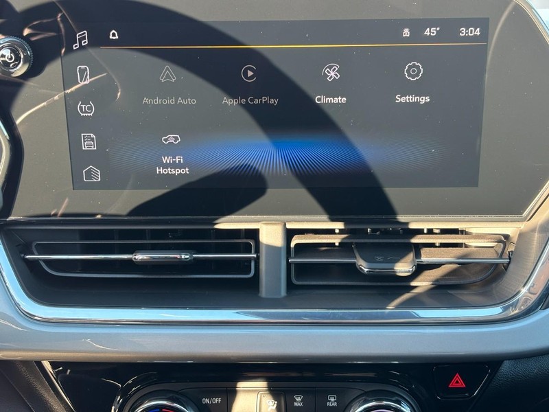 Chevrolet Trax Vehicle Image 16