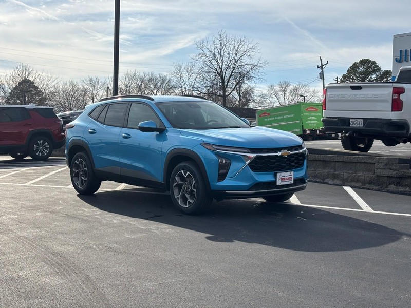 Chevrolet Trax Vehicle Image 02