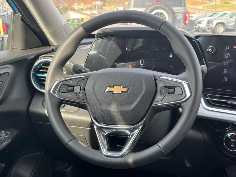 Chevrolet Trax Vehicle Image 08
