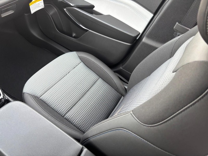 Chevrolet Trax Vehicle Image 11