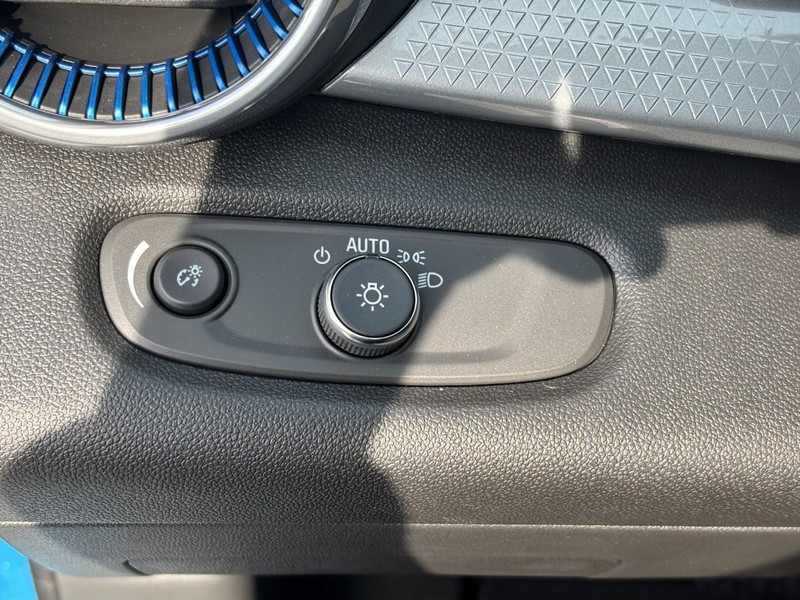 Chevrolet Trax Vehicle Image 12