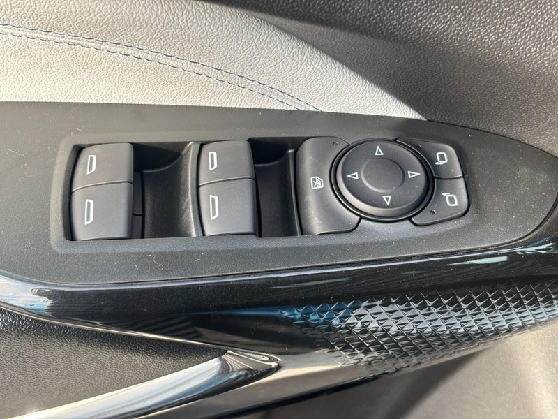 Chevrolet Trax Vehicle Image 19